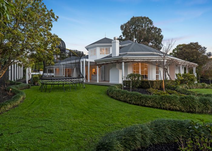  at A/1 Almond Grove, Greenhithe, Auckland