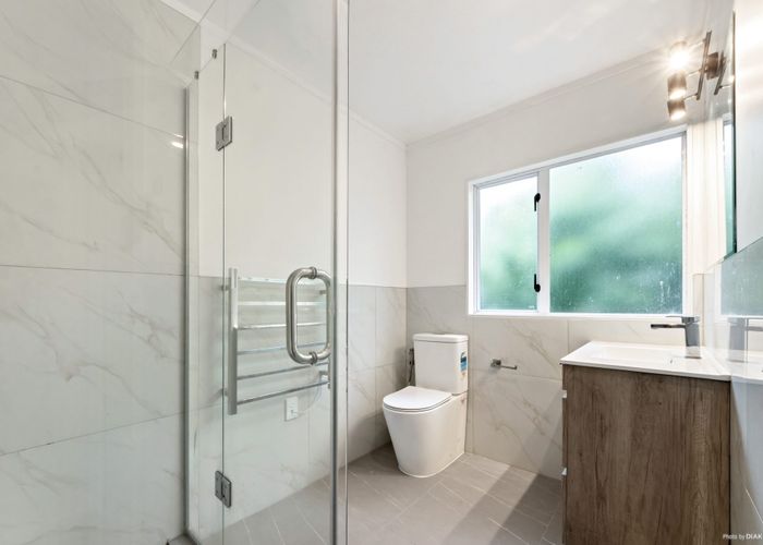  at 1/42 Pomaria Road, Henderson, Waitakere City, Auckland