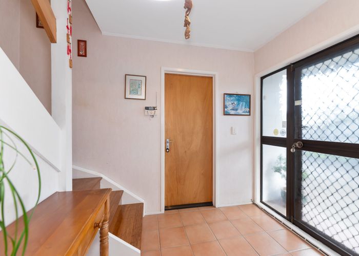  at 2/3 Leith Way, Rothesay Bay, North Shore City, Auckland