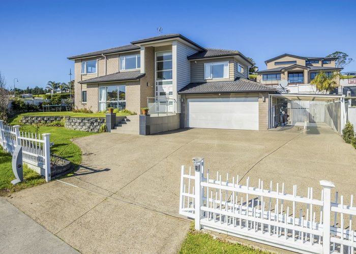  at 11 Henriette Place, The Gardens, Auckland