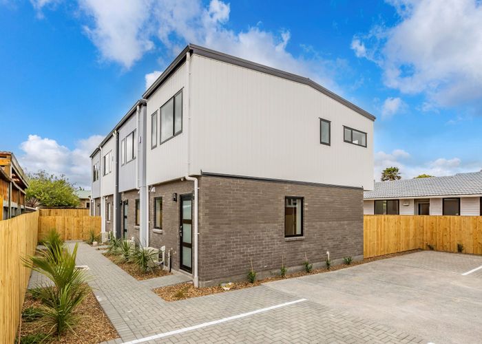  at 14C & 14D Durham Street, Te Atatu Peninsula, Waitakere City, Auckland