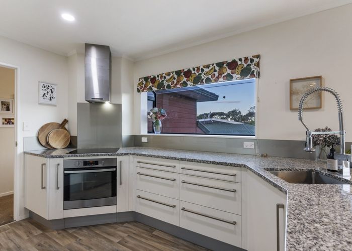  at 1/6 Antrim Grove, Bayview, Auckland