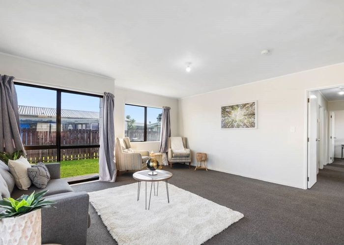  at 2/5 Volta Place, Clendon Park, Auckland