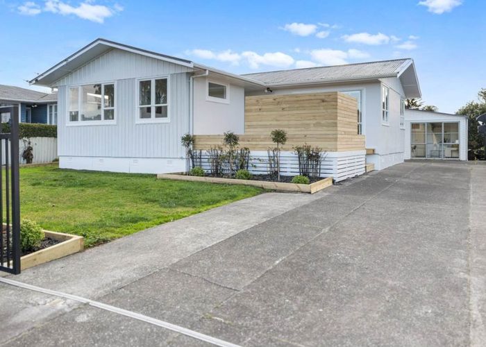  at 9 Cooper Crescent, Otara, Auckland
