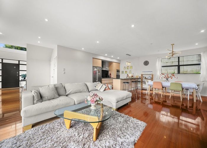  at 17A Tahu Crescent, Sunnynook, North Shore City, Auckland