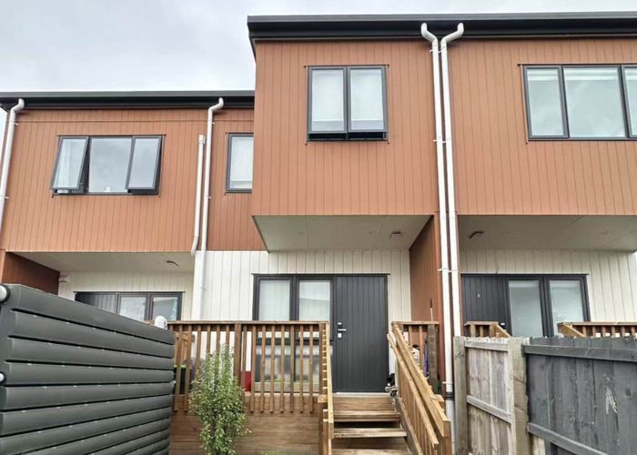  at 10/6 Kereru Street, Henderson, Waitakere City, Auckland