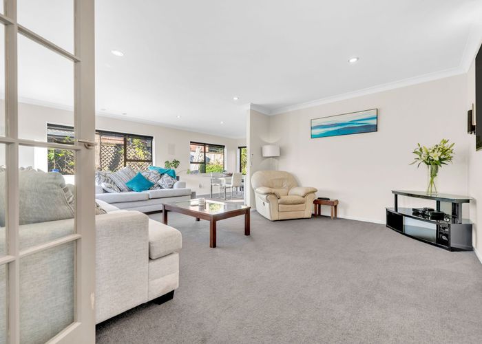  at 6 Billabong Place, Botany Downs, Auckland
