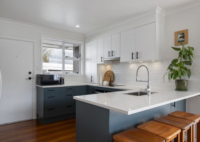  at 42 Park Road, West End, Palmerston North