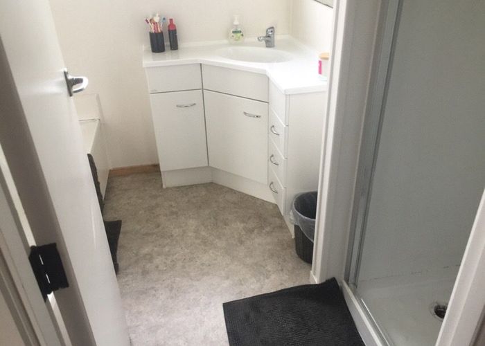  at 4 Stallard Place, Glen Eden, Waitakere City, Auckland