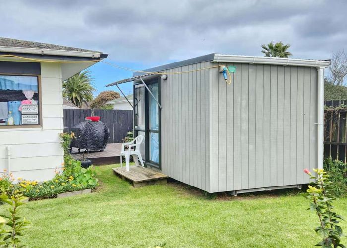  at 2/18 Bingara Place, Favona, Manukau City, Auckland