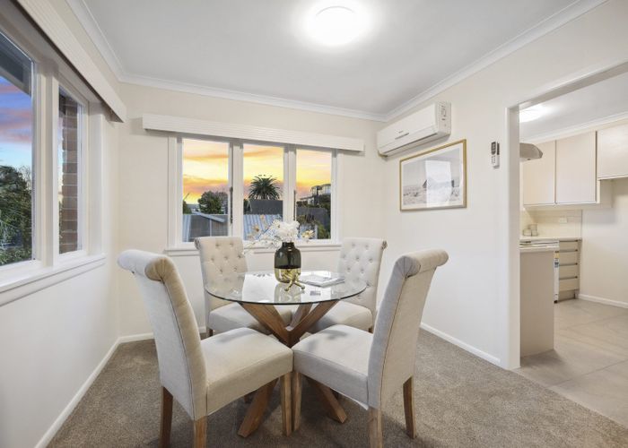  at 2/306 Beach Road, Campbells Bay, Auckland