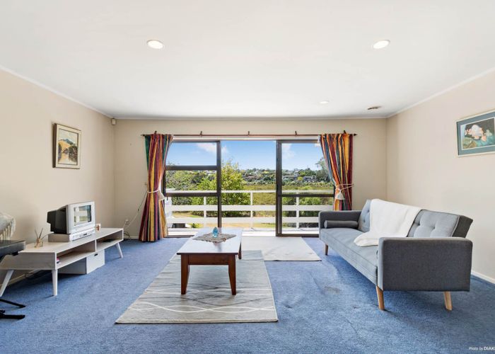  at 2/32 Rapallo Place, Farm Cove, Auckland