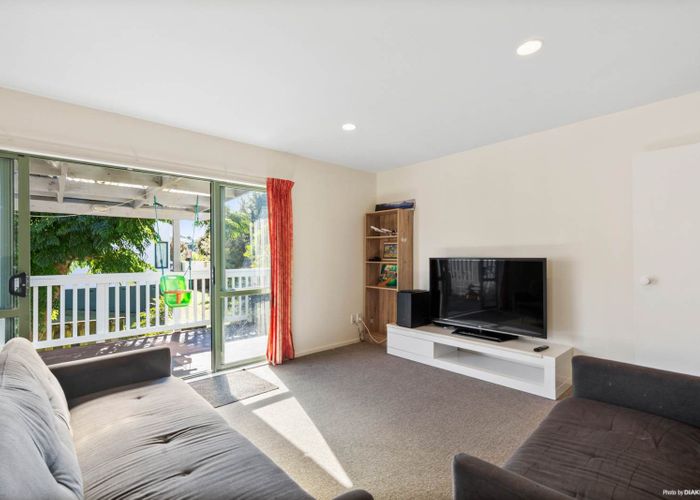  at 2/23 Ludlow Tce, Totara Vale, North Shore City