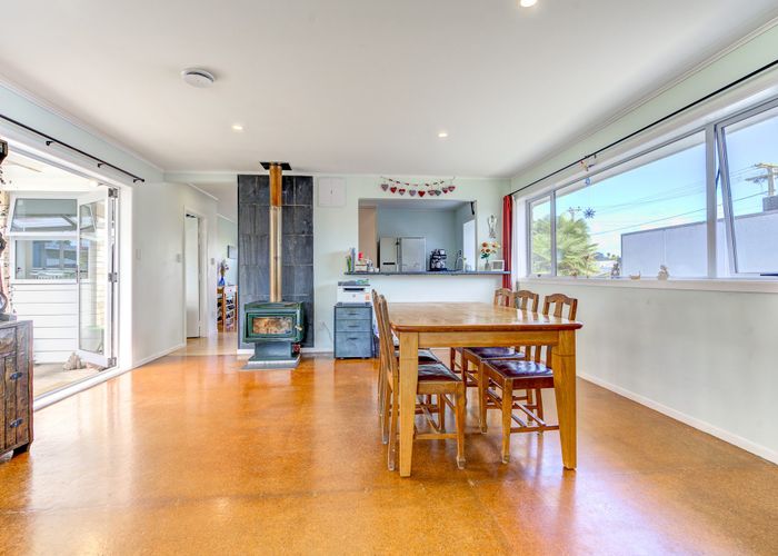  at 10 Stewart Place, Melville, Hamilton