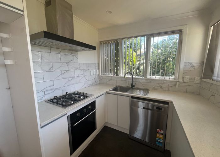  at 2 Glengarry Road, Glen Eden, Waitakere City, Auckland