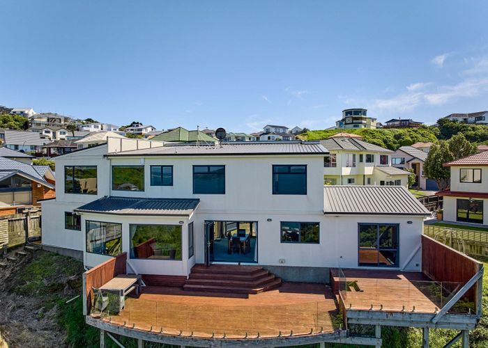  at 8 Tamworth Crescent, Newlands, Wellington