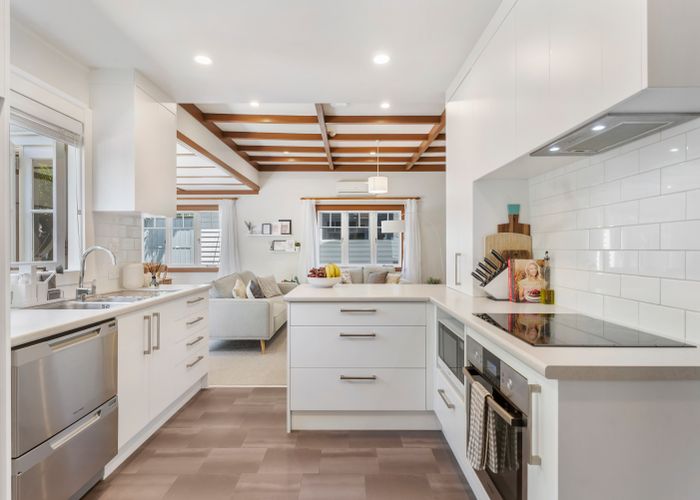  at 6 Quest Terrace, Mount Roskill, Auckland