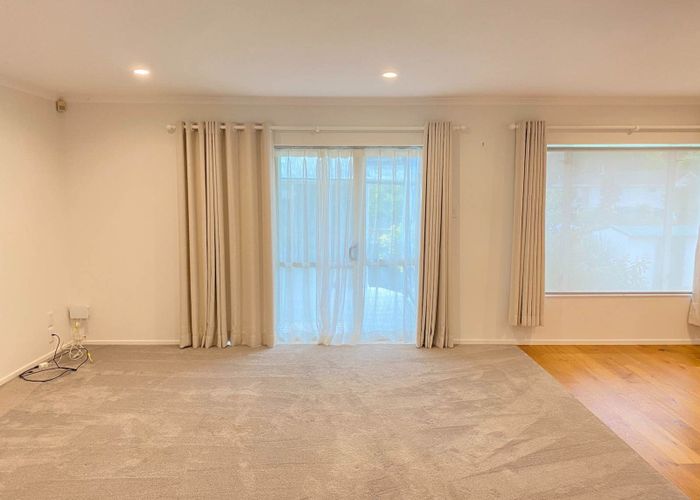  at 22 Gillett Place, Botany Downs, Auckland