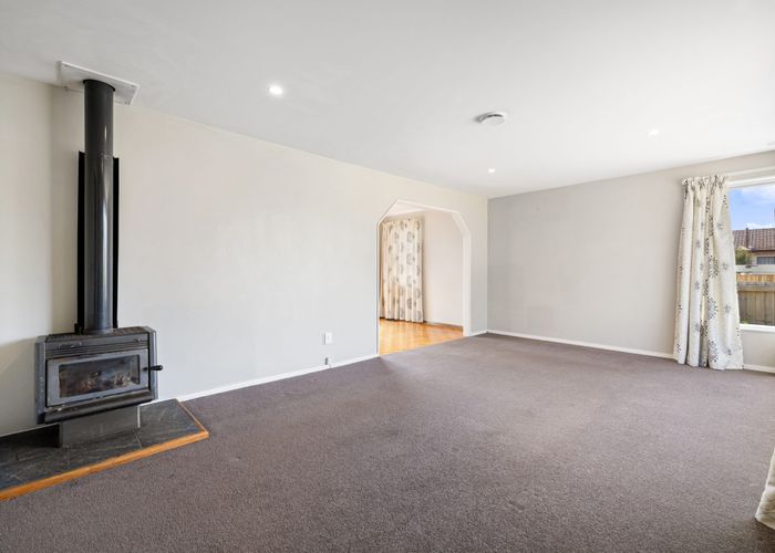  at 27 Denniston Crescent, Redwood, Christchurch