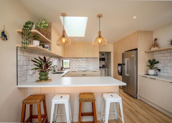  at 355 Golden Road, Springvale, Alexandra