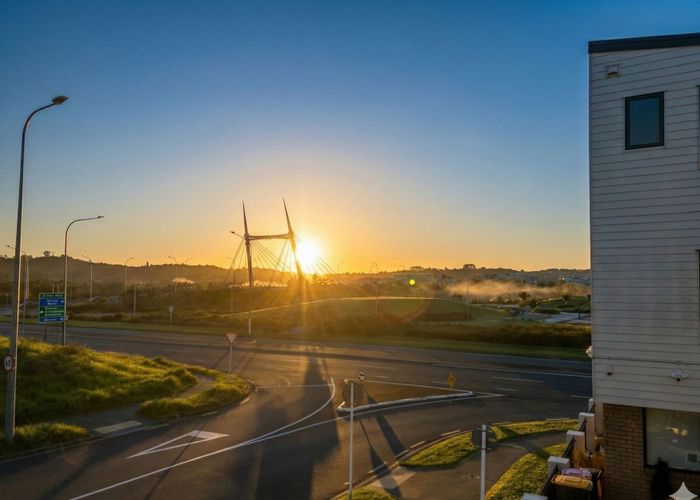  at 6 Manahau Lane, Flat Bush, Manukau City, Auckland