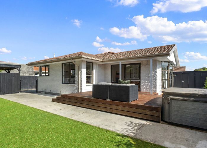  at 2/12 Camrose Place, Ilam, Christchurch City, Canterbury