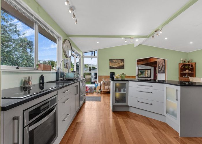  at 96 Cascades Road, Pakuranga Heights, Auckland
