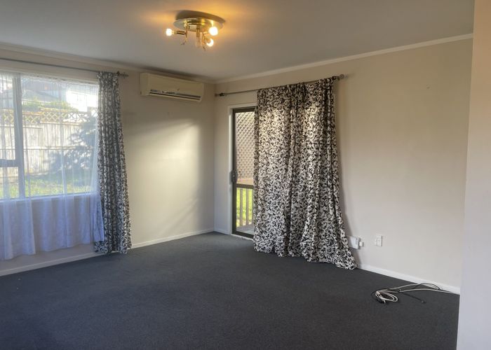  at 10 Faram Place, Massey, Waitakere City, Auckland