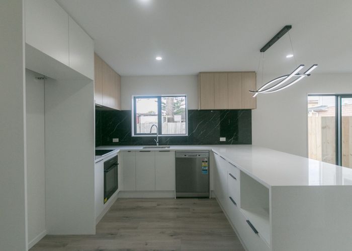  at 17E Martin Place, Kelston, Waitakere City, Auckland