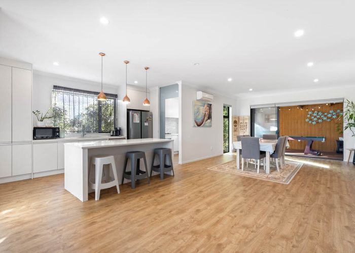  at 15 Eric Gifford Drive, Ranui, Waitakere City, Auckland