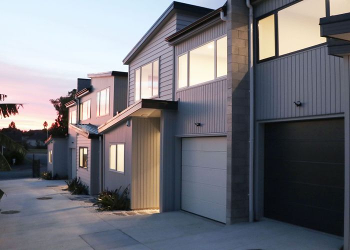  at 2/68 Farringdon Street, Glen Innes, Auckland