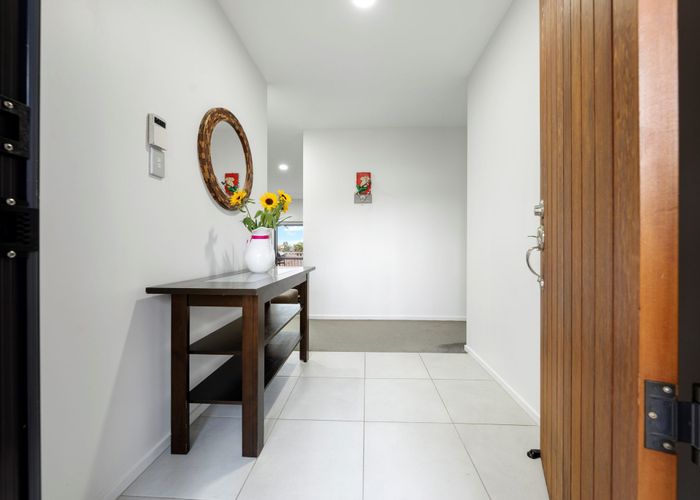  at 6 Tetbury Place, Henderson, Auckland
