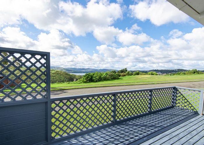  at 4 Morning View, Titahi Bay, Porirua, Wellington