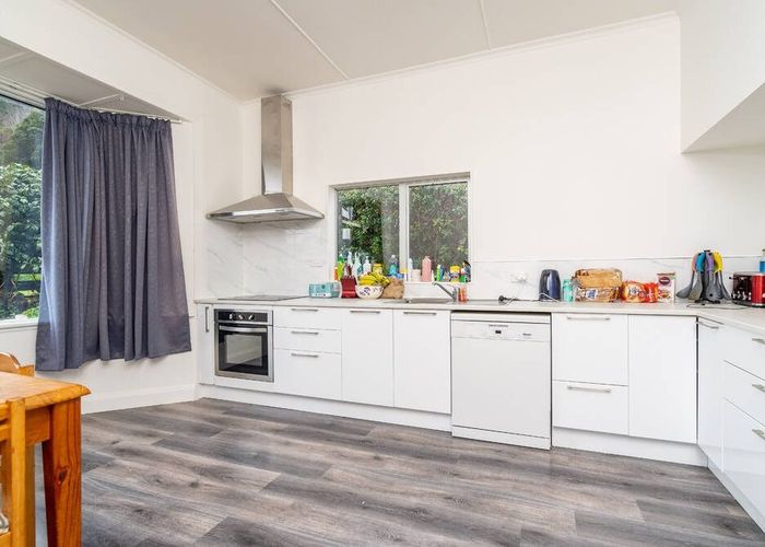  at 12 Dickson Street, Macandrew Bay, Dunedin, Otago