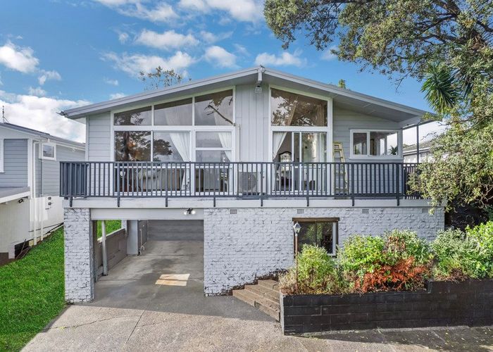  at 84 Millbrook Road, Henderson, Waitakere City, Auckland