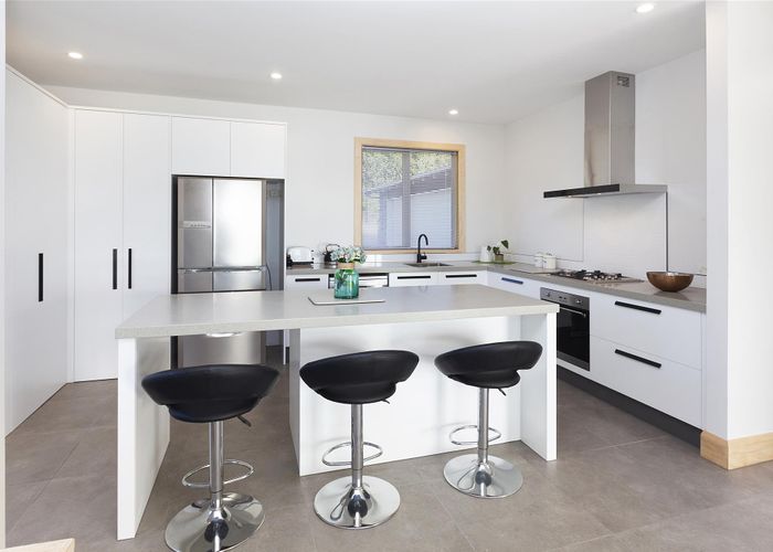  at 32 The Brae, Mount Pleasant, Christchurch
