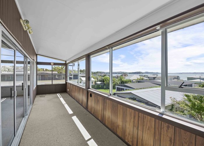  at 42 De Luen Avenue, Tindalls Beach, Whangaparaoa