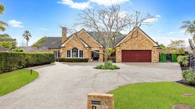  at 11 San Jose Rise, Shamrock Park, Auckland