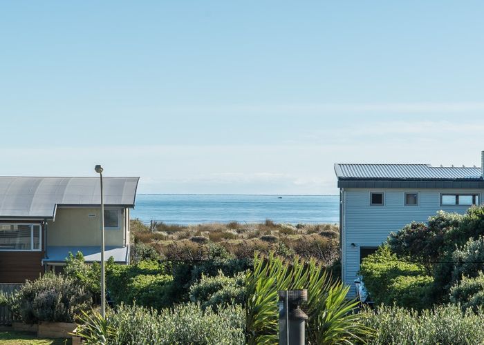 at 18 Marram Way, Peka Peka