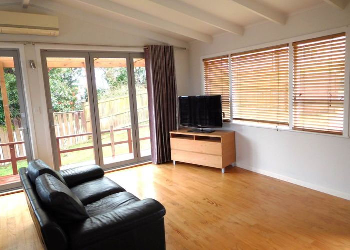  at 71 Potter Avenue, Northcote, North Shore City, Auckland
