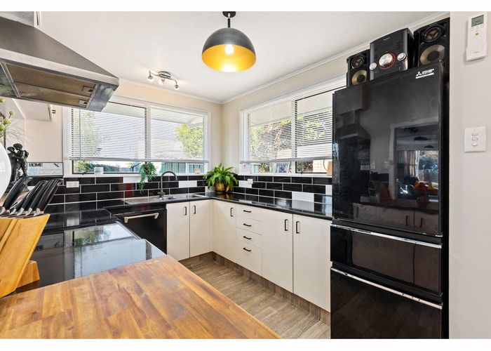  at 98 Budge Street, Riversdale, Blenheim