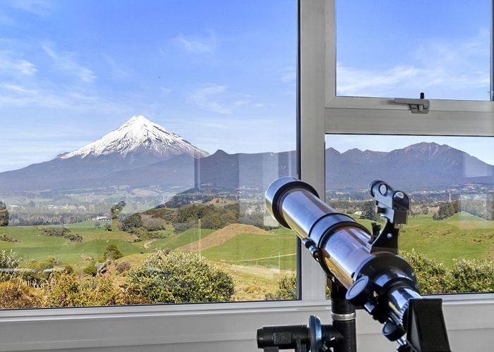  at 62 Atkinson Road, Hurworth, New Plymouth