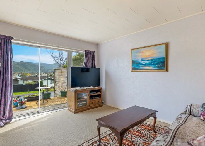  at 2/28 Hillside Drive, Maoribank, Upper Hutt