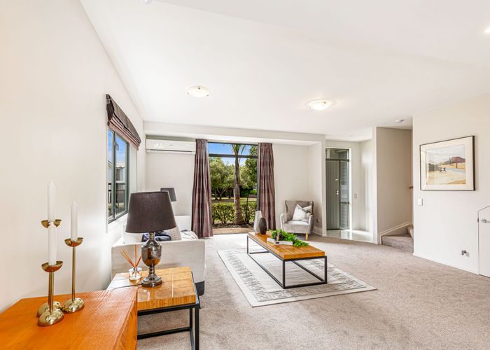  at 72 Gunner Drive, Te Atatu Peninsula, Auckland