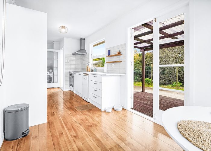  at 1 Kelvin Place, Hamilton East, Hamilton