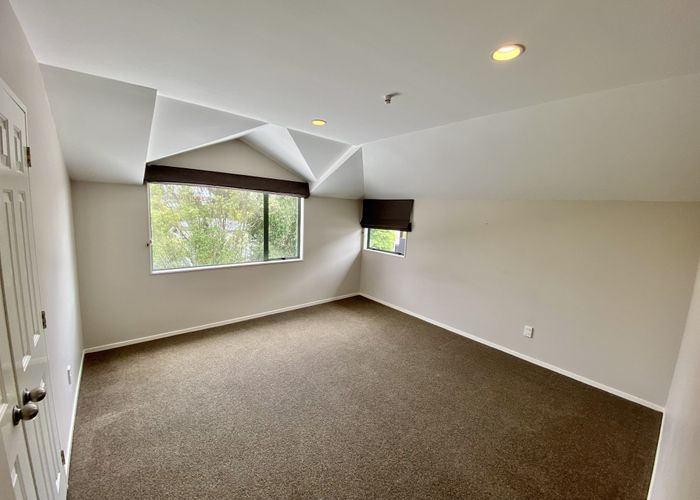  at 2/16 Stoneleigh Court, Sunnynook, Auckland