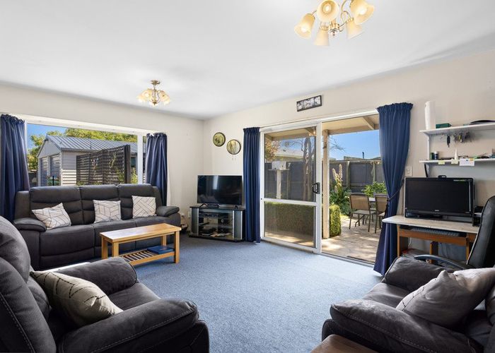  at 2/83 Neill Street, Hornby, Christchurch