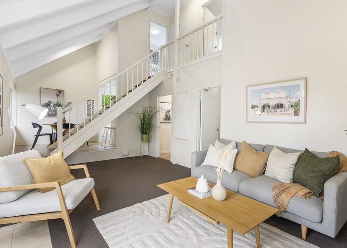  at 2/5 Karapiti Place, Glen Eden, Auckland