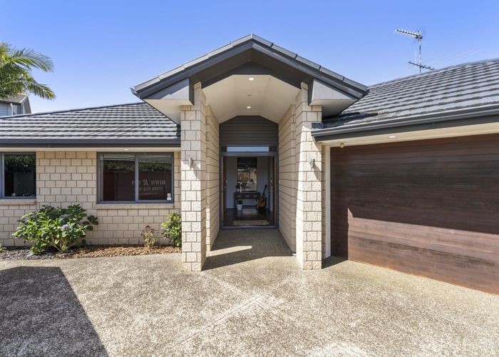  at 68 Waimahia Avenue, Weymouth, Auckland