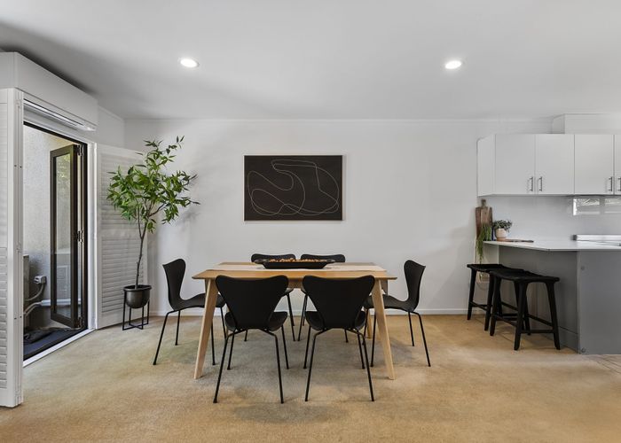  at 5 Wimbledon Way, Remuera, Auckland